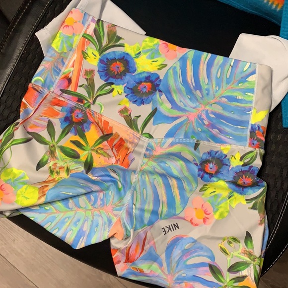 Nike Power Hyper Femme 7/8 Training Tights Medium Pure Platinum Ankle Leggings - Picture 15 of 16